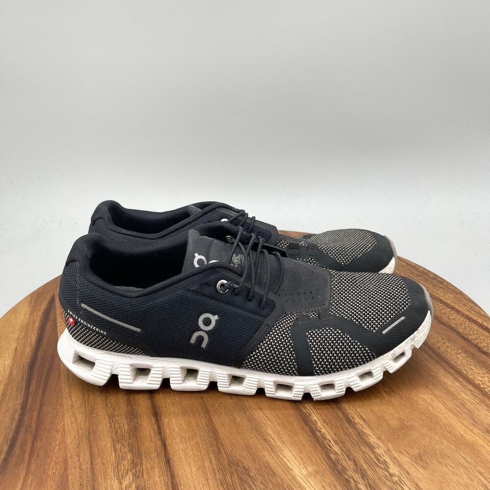 On Cloud 5 Shoes Mens Size 9.5 Black Road Running Comfort Walking Gym Sneakers